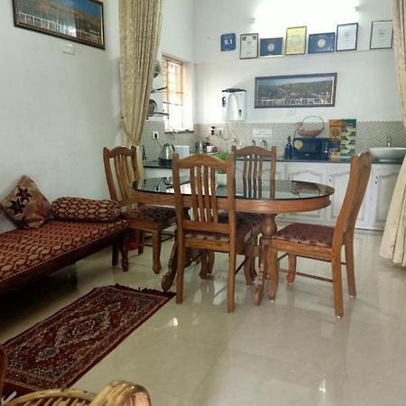 Aaron'S Homestay Kochi Exteriör bild