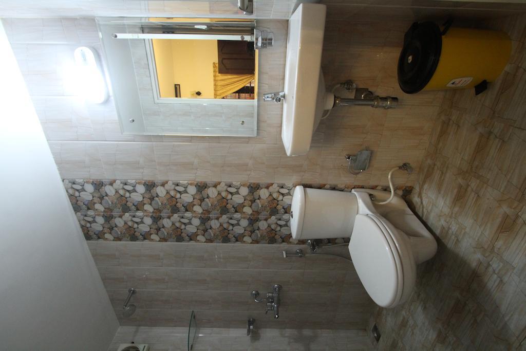Aaron'S Homestay Kochi Exteriör bild