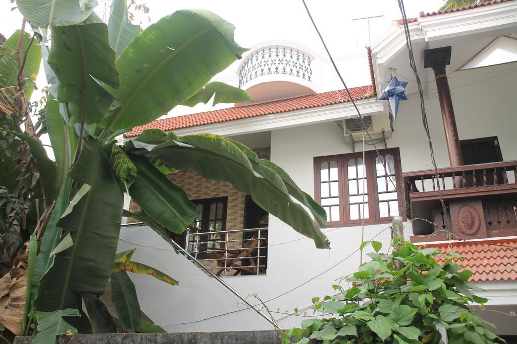 Aaron'S Homestay Kochi Exteriör bild
