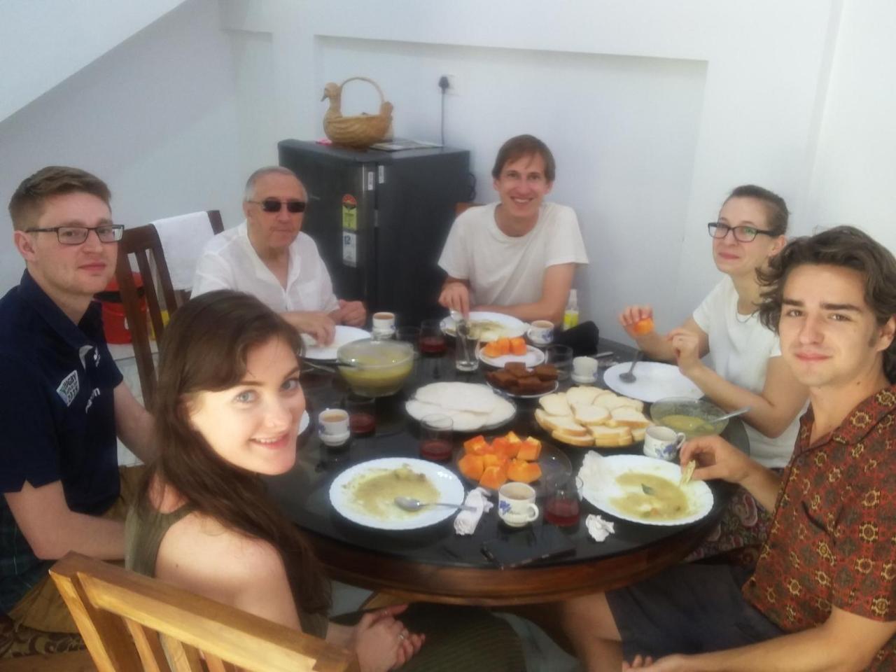 Aaron'S Homestay Kochi Exteriör bild