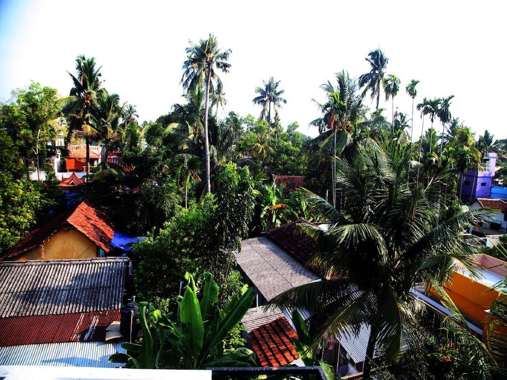 Aaron'S Homestay Kochi Exteriör bild
