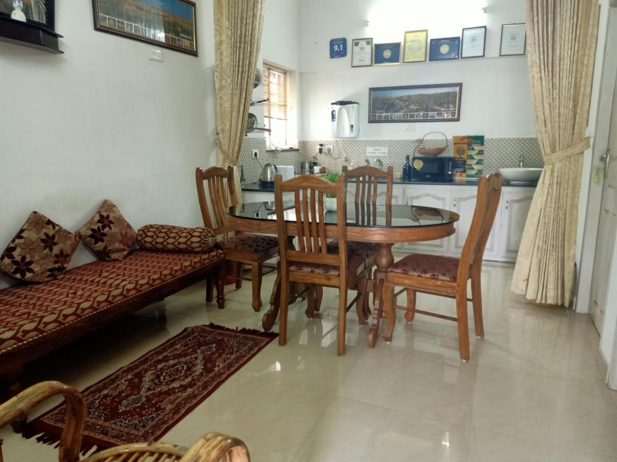Aaron'S Homestay Kochi Exteriör bild