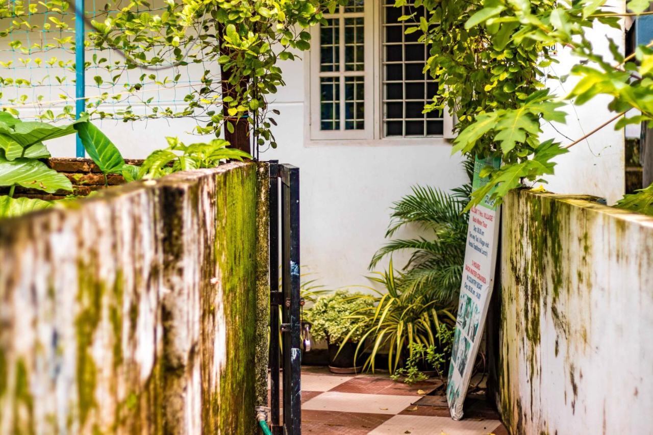 Aaron'S Homestay Kochi Exteriör bild